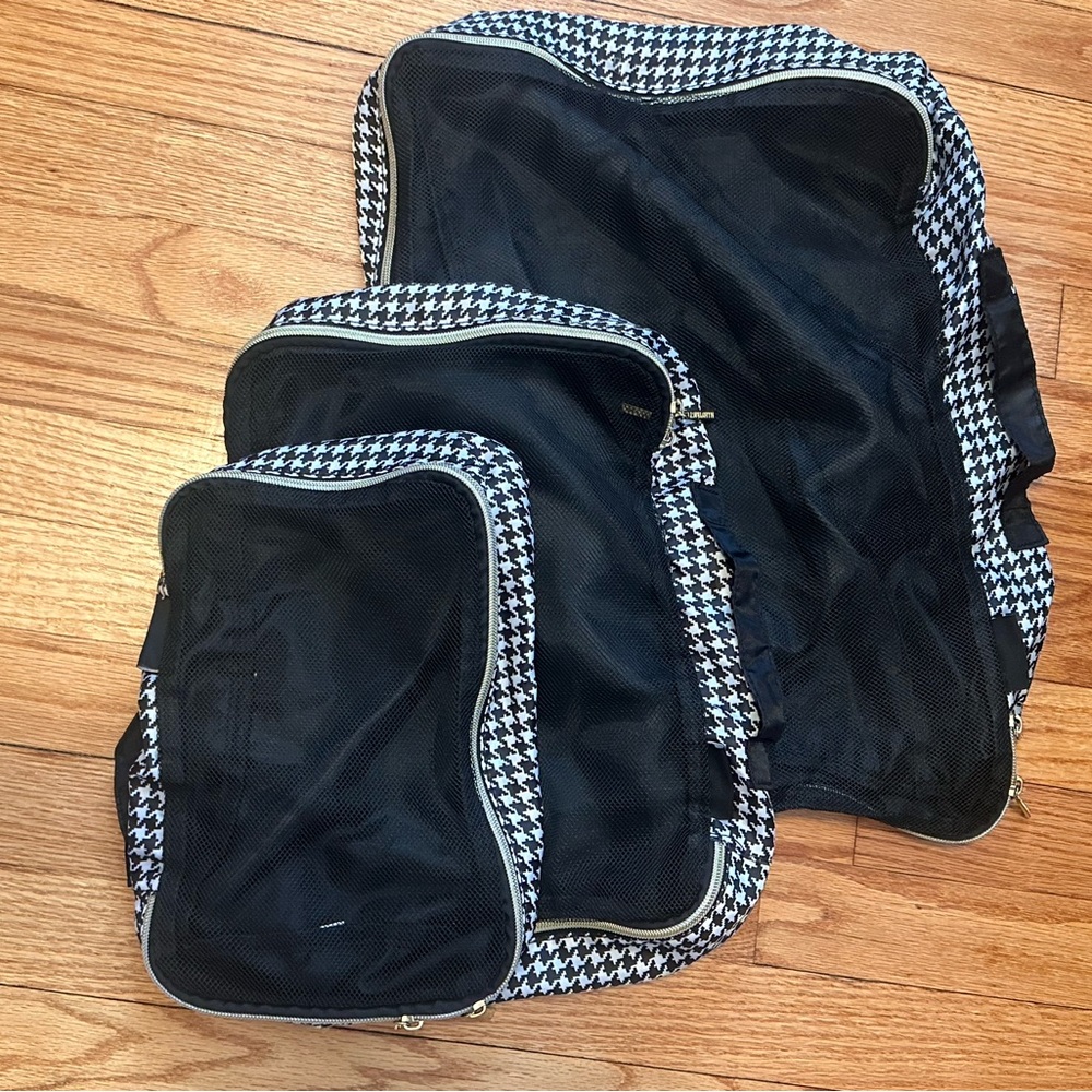 Ellen Tracy three pack set packing cubes